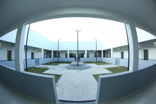 Nova Serrana, no Centro-Oeste, ganha novo prédio escolar
