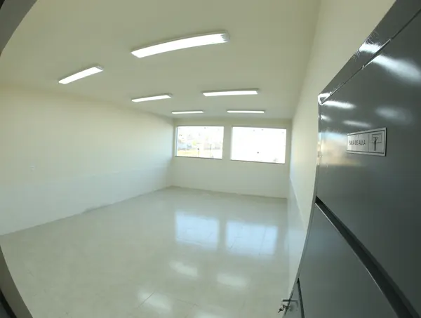 Nova Serrana, no Centro-Oeste, ganha novo prédio escolar