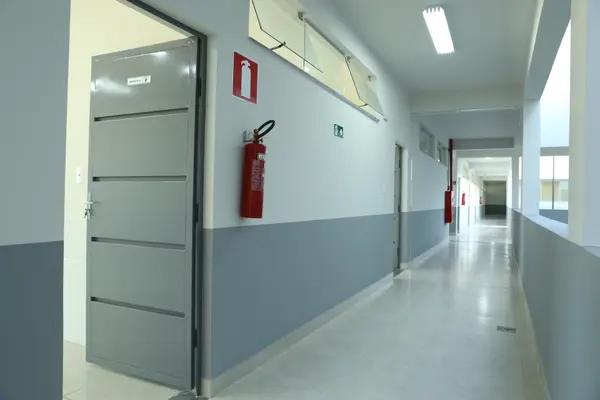 Nova Serrana, no Centro-Oeste, ganha novo prédio escolar