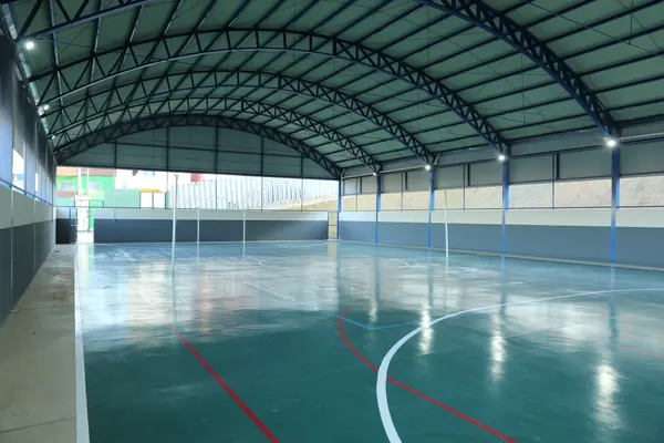 Nova Serrana, no Centro-Oeste, ganha novo prédio escolar