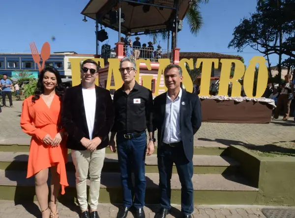 Governador visita feira gastronômica em Itapecerica