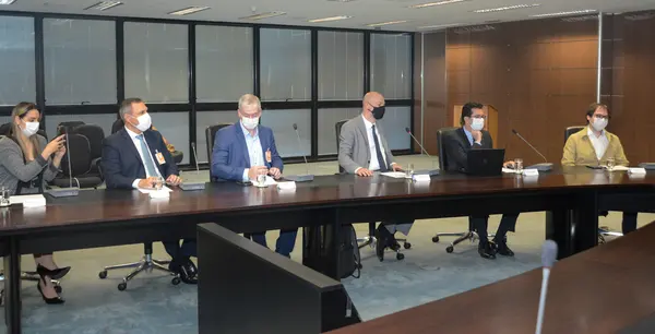 Governador se reúne com executivos da TIM Brasil
