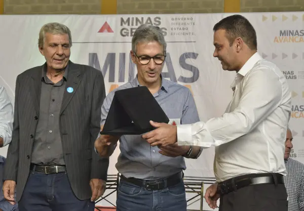 Pagamento da primeira parcela de convênio para obras em trecho da rodovia MG-295, em Consolação, no Sul do estado