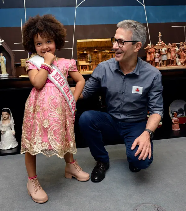 Governador se reúne com Miss Minas Gerais e Miss Minas Gerais Kids