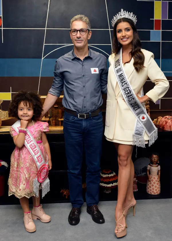Governador se reúne com Miss Minas Gerais e Miss Minas Gerais Kids
