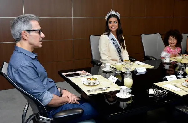 Governador se reúne com Miss Minas Gerais e Miss Minas Gerais Kids