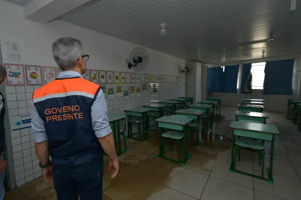 Governador vistoria ações de assistência em Muriaé após tempestades e disponibiliza estrutura do Estado para apoio