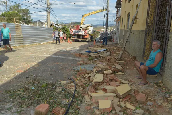 Governador vistoria ações de assistência em Muriaé após tempestades e disponibiliza estrutura do Estado para apoio