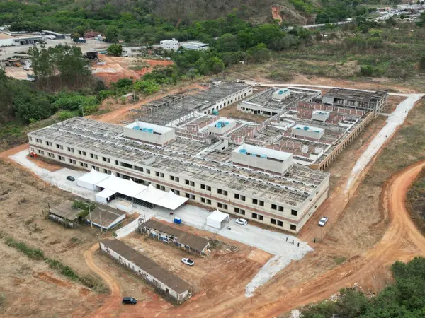 Obras do Hospital Regional de Teófilo Otoni estavam paradas desde 2016