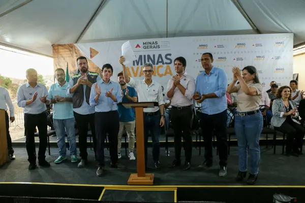 Evento de anúncio de retomada das obras do Hospital Regional de Teófilo Otoni