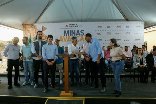 Evento de anúncio de retomada das obras do Hospital Regional de Teófilo Otoni