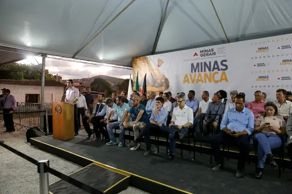 Evento de anúncio de retomada das obras do Hospital Regional de Teófilo Otoni