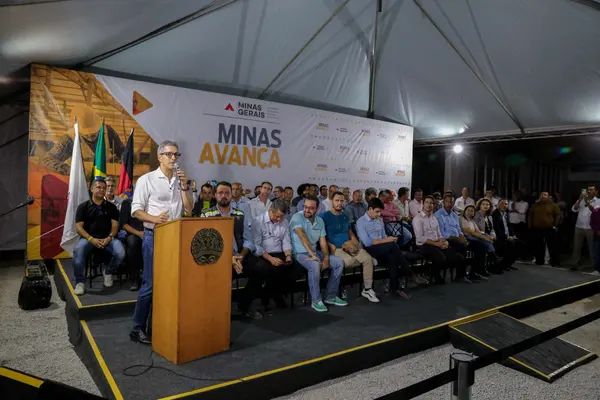 Evento de anúncio de retomada das obras do Hospital Regional de Teófilo Otoni