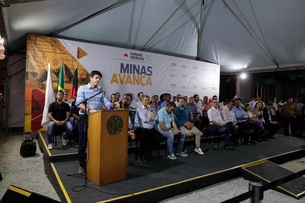 Evento de anúncio de retomada das obras do Hospital Regional de Teófilo Otoni