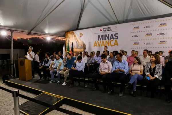 Evento de anúncio de retomada das obras do Hospital Regional de Teófilo Otoni