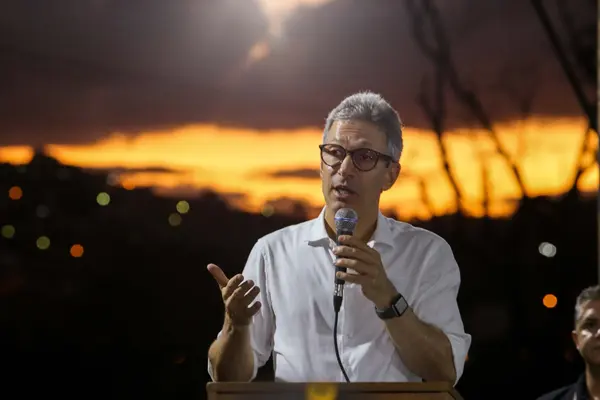Evento de anúncio de retomada das obras do Hospital Regional de Teófilo Otoni