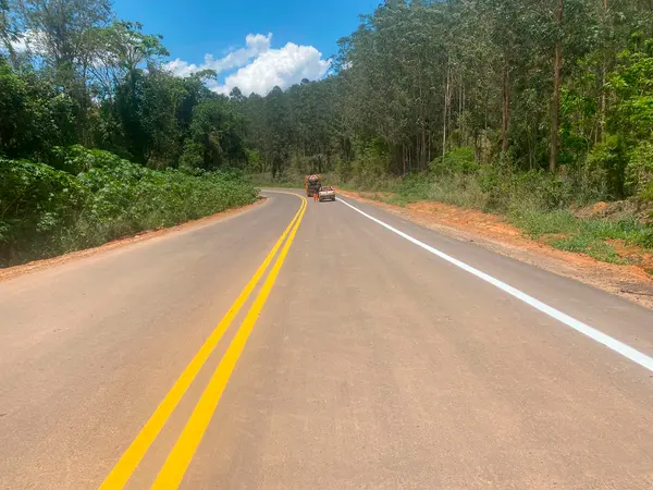 Obras nas rodovias LMG-760 e MG-320, no Vale do Rio Doce, entram na reta final
