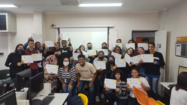Trilhas de Futuro forma mais de mil jovens profissionais para o mercado de trabalho até dezembro deste ano