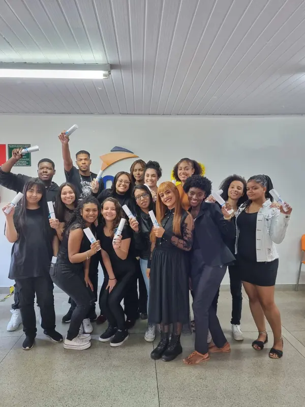 Trilhas de Futuro forma mais de mil jovens profissionais para o mercado de trabalho até dezembro deste ano