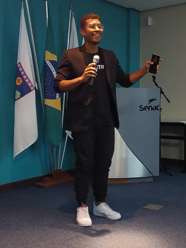 Trilhas de Futuro forma mais de mil jovens profissionais para o mercado de trabalho até dezembro deste ano