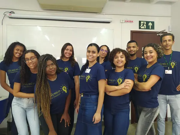 Trilhas de Futuro forma mais de mil jovens profissionais para o mercado de trabalho até dezembro deste ano