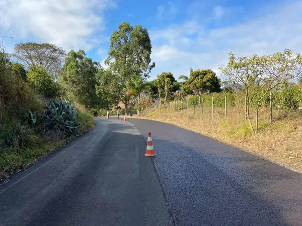 DER-MG conclui obra de recuperação do pavimento da MG-265, na Zona da Mata 