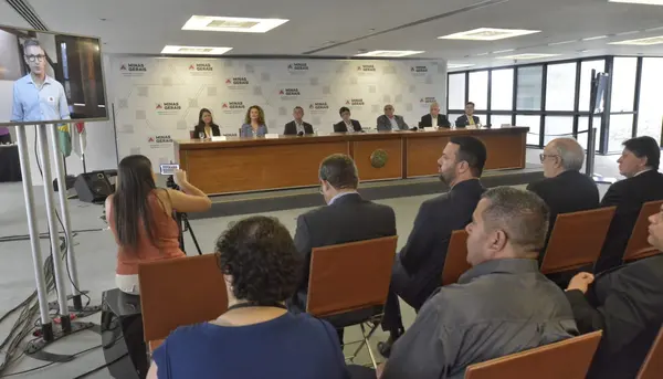 Governo de Minas assina concessão de rodovias do Triângulo Mineiro e Sul de Minas