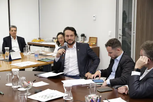 Visita à Ibá e reunião com executivos/dirigentes em 8/2