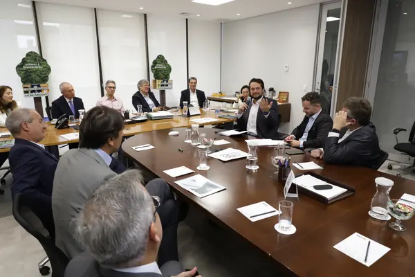 Visita à Ibá e reunião com executivos/dirigentes em 8/2