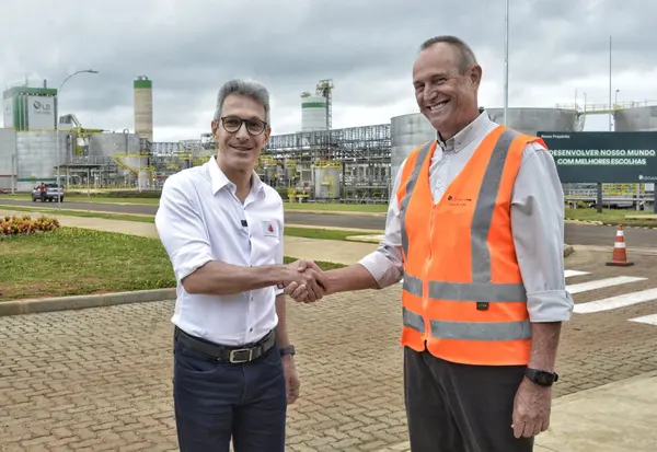 Governador visita fábrica de celulose que já gerou mais de 10 mil empregos no Triângulo Mineiro