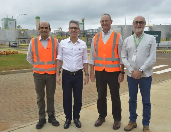 Governador visita fábrica de celulose que já gerou mais de 10 mil empregos no Triângulo Mineiro
