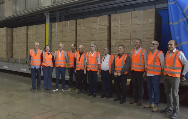 Governador visita fábrica de celulose que já gerou mais de 10 mil empregos no Triângulo Mineiro
