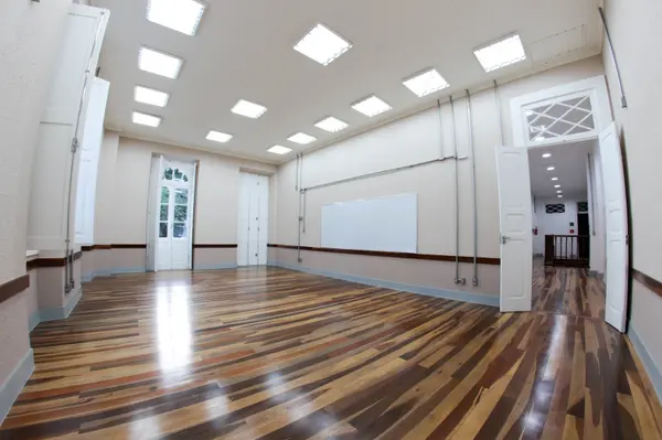 Estrutura da Escola Estadual Delfim Moreira após reformas e revitalização