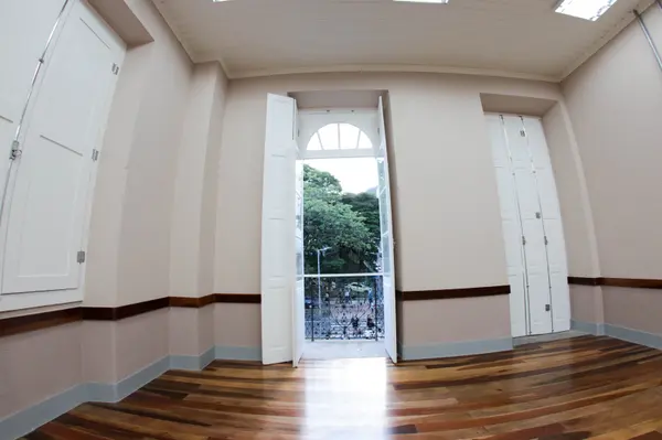 Estrutura da Escola Estadual Delfim Moreira após reformas e revitalização
