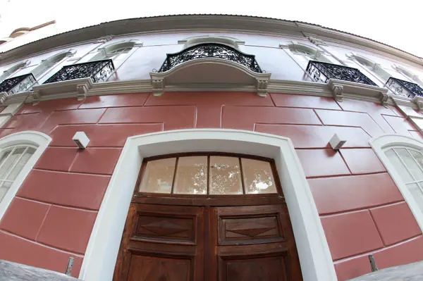 Estrutura da Escola Estadual Delfim Moreira após reformas e revitalização