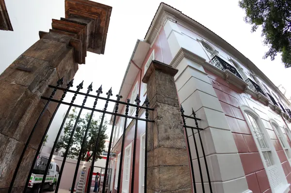 Estrutura da Escola Estadual Delfim Moreira após reformas e revitalização