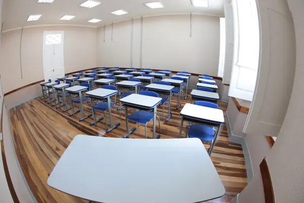Estrutura da Escola Estadual Delfim Moreira após reformas e revitalização