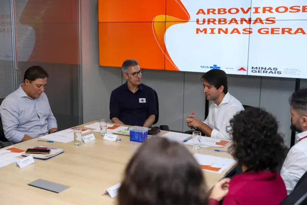 Reunião sobre ações de enfrentamento ao cenário epidemiológico da dengue no estado