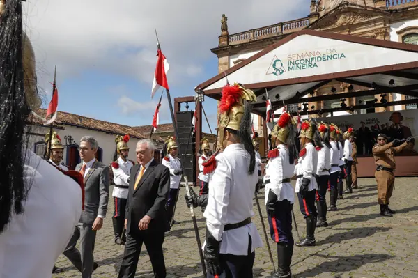 Momento cívico do Dia da Inconfidência na Praça Tiradentes, em Ouro Preto