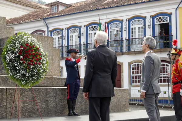 Momento cívico do Dia da Inconfidência na Praça Tiradentes, em Ouro Preto