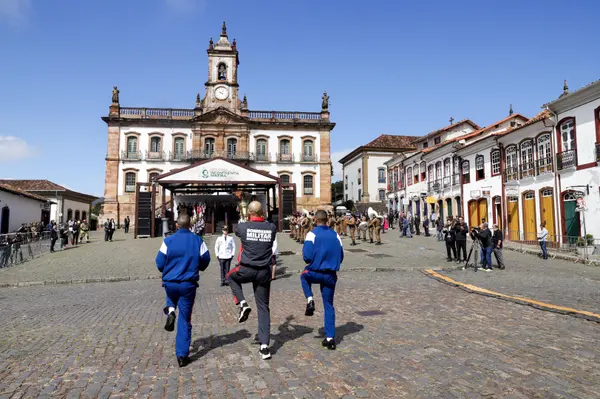 Momento cívico do Dia da Inconfidência na Praça Tiradentes, em Ouro Preto