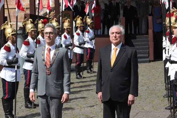 Momento cívico do Dia da Inconfidência na Praça Tiradentes, em Ouro Preto