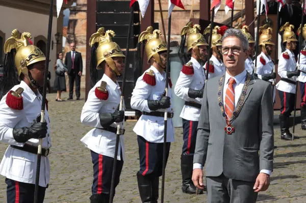 Momento cívico do Dia da Inconfidência na Praça Tiradentes, em Ouro Preto