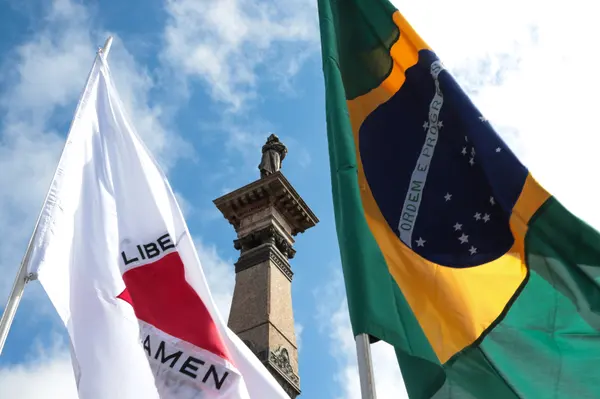Momento cívico do Dia da Inconfidência na Praça Tiradentes, em Ouro Preto