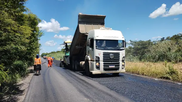 Obras de recuperação da MG-401 e LMG-633, no Norte de Minas, serão concluídas em 20 dias