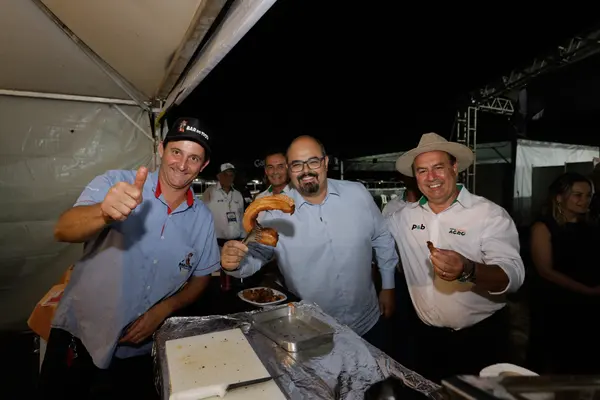 Governador em exercício apoia agronegócio avícola em Pará de Minas
