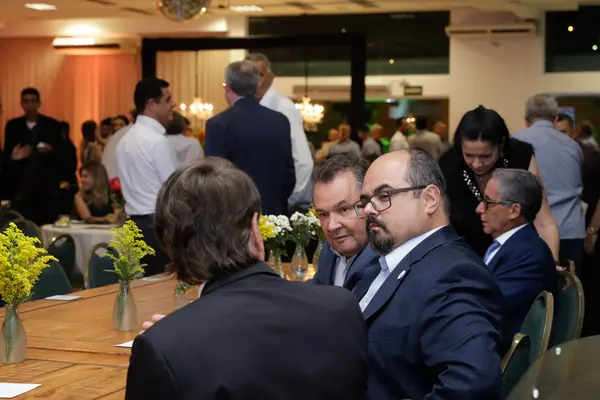 Governador em exercício apoia agronegócio avícola em Pará de Minas