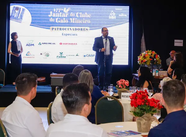 Governador em exercício apoia agronegócio avícola em Pará de Minas