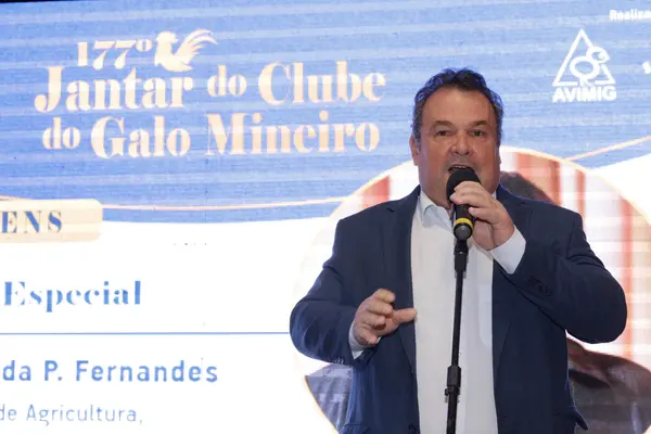 Governador em exercício apoia agronegócio avícola em Pará de Minas