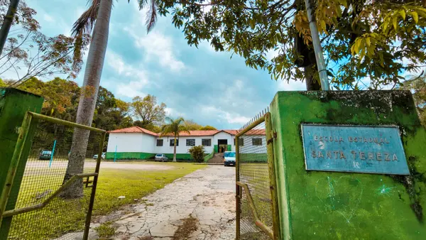 Governo de Minas enriquece merenda escolar com leite adquirido de pequenos produtores e cooperativas locais